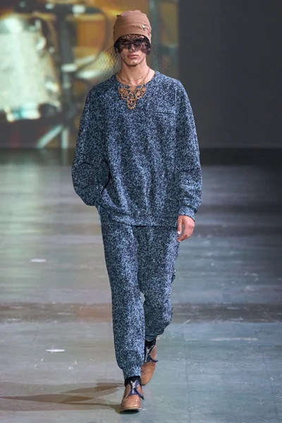 Look 29